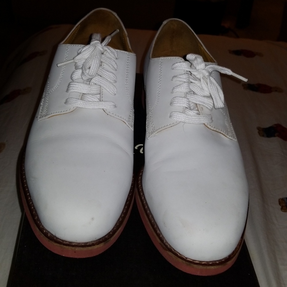 Shoes - Picture 2 of 8